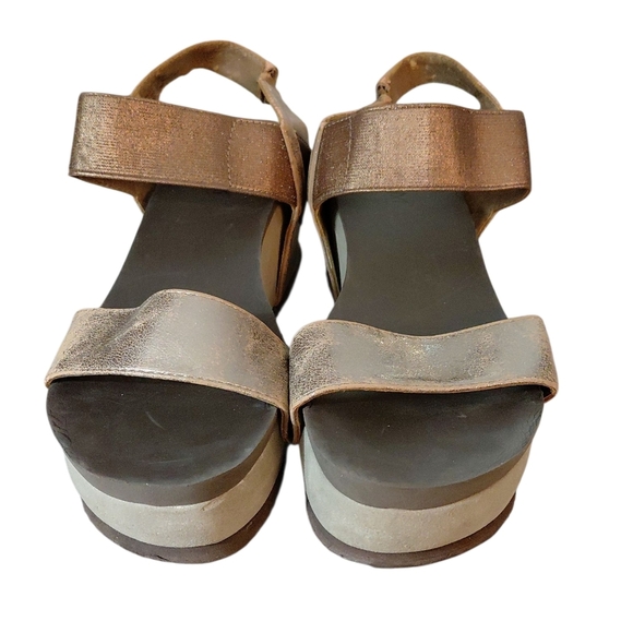 Axxiom Metallic Wedge Sandals Gold And Bronze Evian Open Toe Sandal Size 8 - Picture 3 of 11